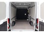Ford E-Transit 350 L2H3 TREND 68KWH 3-PERS STOELVERW. P-SENSOREN ALL-SEASON 4-JAAR/100.000KM FABR.GARANTIE