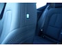 Volvo EX40 Single Motor Extended Range Core 82 kWh Adaptieve Cruise Control | Pilot Assist | BLIS Dodehoekdetectie | 4-voudig verstelbare lendensteun | 19 inch lichtmetalen velgen | All-season banden | 360 graden rondomzicht camera | Alarm klasse 3 | Google Maps & Infotainment
