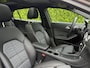 Mercedes-Benz GLA 180 | Business Solution + Ltd | Pano | Stoelverwarming | Camera | Keyless