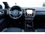 Volvo XC40 Single Motor Extended Range Ultimate 82 kWh | Trekhaak | Panoramadak | Verwarmbare voorstoelen, voorruit en stuurwiel | Adaptieve cruise control | Premium audio by Harman Kardon | Apple carplay/Android auto