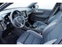 Volvo XC40 Single Motor Extended Range Ultimate 82 kWh | Trekhaak | Panoramadak | Verwarmbare voorstoelen, voorruit en stuurwiel | Adaptieve cruise control | Premium audio by Harman Kardon | Apple carplay/Android auto