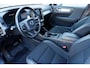 Volvo XC40 2.0 T4 Momentum | Trekhaak | Verwarmbare voorstoelen, voorruit en  stuurwiel | Adaptieve cruise control | Premium audio by Harman Kardon | Apple carplay/Android auto