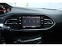 Peugeot 308 1.2 PureTech Allure /D-Riem Verv 89.000KM! /Apple + Android /DAB+! /Lane Assist /Pano-Dak! /Navi /Climat /Cruise /Elek. pakket /Bluetooth /Regensensor /LED Dagrijverl. /16"LMV /Extra getint glas /Mistlampen /PDC