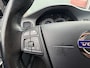 Volvo S60 BWJ 2011 2.0T 203 PK Intro Edition AUTOMAAT | ADAPTIVE CRUISE | BLIS | VOL LEDER | STOELVERW. | TREKHAAK | NAVI | BLUETOOTH | PDC | ALL SEASON BANDEN | NETTE AUTO
