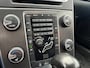 Volvo S60 BWJ 2011 2.0T 203 PK Intro Edition AUTOMAAT | ADAPTIVE CRUISE | BLIS | VOL LEDER | STOELVERW. | TREKHAAK | NAVI | BLUETOOTH | PDC | ALL SEASON BANDEN | NETTE AUTO