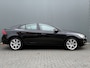 Volvo S60 BWJ 2011 2.0T 203 PK Intro Edition AUTOMAAT | ADAPTIVE CRUISE | BLIS | VOL LEDER | STOELVERW. | TREKHAAK | NAVI | BLUETOOTH | PDC | ALL SEASON BANDEN | NETTE AUTO