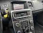 Volvo S60 BWJ 2011 2.0T 203 PK Intro Edition AUTOMAAT | ADAPTIVE CRUISE | BLIS | VOL LEDER | STOELVERW. | TREKHAAK | NAVI | BLUETOOTH | PDC | ALL SEASON BANDEN | NETTE AUTO