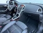Opel Astra GTC 1.6 Turbo 200 pk Sport | NAP | clima | navi | sensoren | sportstoelen | 19"velgen | lederen bekld.