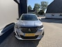 Peugeot 2008 1.2 Turbo 130PK Allure Pack | Automaat | Trekhaak 1200 KG | Navigatie | 3D Virtual Cockpit | LED Verlichting | Half Lederen Bekleding | Keyless Start | Climate Control | Cruise Control | 17 Inch Lichtmetalen Velgen |