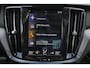 Volvo S60 T6 AWD Twin Engine R-Design - Panoramisch schuif-/kanteldak - Head-up display - IntelliSafe Assist & Surround - 360º camera - Harman Kardon - Elektr. verstelbare bestuurdersstoel met geheugen - Full LED verlichting meedraaiende koplampen - Schakelflippers - Verwarmbare voorstoelen, achterbank en stuurwiel - Inklapbare trekhaak - Getinte ruiten v.a. de B-stijl - 19 inch LMV