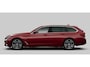 BMW 5-Serie Touring 530e Luxury Line - Trekhaak - Panoramadak - Head up - Comfort Access - Getinte Ruiten - Parking/Driving Assistant - Hifi - Elektrisch verwarmde voorstoelen - Sportstoelen - M Sportstuurwiel -
