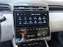 Hyundai Tucson Premium 1.6 T-GDI HEV 230pk | 360° CAMERA | STOELVERW. V + A | STOELVERKOELING | ADAPTIVE CRUISE | HUD | APPLE CARPLAY / ANDROID AUTO | LEDER | ELEKTRISCHE STOELVERSTELLING | MEMORY FUNCTIE |