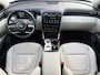 Hyundai Tucson Premium 1.6 T-GDI HEV 230pk | 360° CAMERA | STOELVERW. V + A | STOELVERKOELING | ADAPTIVE CRUISE | HUD | APPLE CARPLAY / ANDROID AUTO | LEDER | ELEKTRISCHE STOELVERSTELLING | MEMORY FUNCTIE |