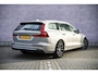 Volvo V60 T6 Plug-in Hybrid AWD Essential Bright | PHEV Long Range | SOH 99% | Trekhaak | Lederen Bekleding | Achteruitrijcamera | Parkeersensoren | Stoelverwarming voor en achter | Cruise Control Adaptief | BLIS | Google Navigatie | Apple Carplay | Android Auto