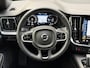 Volvo V60 2.0 T6 Recharge 350pk AWD R-Design Plus Dark | Long range | Trekhaak wegklapbaar | Pilot assist | Adaptieve cruise | Stoelverwarming | Camera | Sportstoelen half leder met memory | 19 inch velgen | Navigatie | Apple CarPlay | DAB | Keyless | Full-LED | Sfeerverlichting | Elektrische achterklep | Recent onderhouden