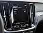 Volvo V60 2.0 T6 Recharge 350pk AWD R-Design Plus Dark | Long range | Trekhaak wegklapbaar | Pilot assist | Adaptieve cruise | Stoelverwarming | Camera | Sportstoelen half leder met memory | 19 inch velgen | Navigatie | Apple CarPlay | DAB | Keyless | Full-LED | Sfeerverlichting | Elektrische achterklep | Recent onderhouden