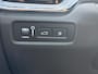 Volvo V60 2.0 T6 Recharge 350pk AWD R-Design Plus Dark | Long range | Trekhaak wegklapbaar | Pilot assist | Adaptieve cruise | Stoelverwarming | Camera | Sportstoelen half leder met memory | 19 inch velgen | Navigatie | Apple CarPlay | DAB | Keyless | Full-LED | Sfeerverlichting | Elektrische achterklep | Recent onderhouden