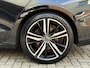 Volvo V60 2.0 T6 Recharge 350pk AWD R-Design Plus Dark | Long range | Trekhaak wegklapbaar | Pilot assist | Adaptieve cruise | Stoelverwarming | Camera | Sportstoelen half leder met memory | 19 inch velgen | Navigatie | Apple CarPlay | DAB | Keyless | Full-LED | Sfeerverlichting | Elektrische achterklep | Recent onderhouden