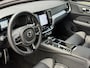 Volvo V60 2.0 T6 Recharge 350pk AWD R-Design Plus Dark | Long range | Trekhaak wegklapbaar | Pilot assist | Adaptieve cruise | Stoelverwarming | Camera | Sportstoelen half leder met memory | 19 inch velgen | Navigatie | Apple CarPlay | DAB | Keyless | Full-LED | Sfeerverlichting | Elektrische achterklep | Recent onderhouden