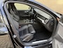 Volvo V60 2.0 T6 Recharge 350pk AWD R-Design Plus Dark | Long range | Trekhaak wegklapbaar | Pilot assist | Adaptieve cruise | Stoelverwarming | Camera | Sportstoelen half leder met memory | 19 inch velgen | Navigatie | Apple CarPlay | DAB | Keyless | Full-LED | Sfeerverlichting | Elektrische achterklep | Recent onderhouden