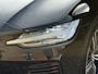 Volvo V60 2.0 T6 Recharge 350pk AWD R-Design Plus Dark | Long range | Trekhaak wegklapbaar | Pilot assist | Adaptieve cruise | Stoelverwarming | Camera | Sportstoelen half leder met memory | 19 inch velgen | Navigatie | Apple CarPlay | DAB | Keyless | Full-LED | Sfeerverlichting | Elektrische achterklep | Recent onderhouden