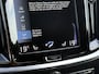 Volvo V60 2.0 T6 Recharge 350pk AWD R-Design Plus Dark | Long range | Trekhaak wegklapbaar | Pilot assist | Adaptieve cruise | Stoelverwarming | Camera | Sportstoelen half leder met memory | 19 inch velgen | Navigatie | Apple CarPlay | DAB | Keyless | Full-LED | Sfeerverlichting | Elektrische achterklep | Recent onderhouden