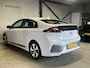 Hyundai Ioniq Premium EV - SOH 95,1% - Pano - Leder - CarPlay - ACC - Airco - v+a stoelverwarming