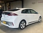 Hyundai Ioniq Premium EV - SOH 95,1% - Pano - Leder - CarPlay - ACC - Airco - v+a stoelverwarming