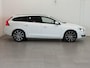 Volvo V60 1.5 T3 Summum | Trekhaak | Leder | Stoel- & Stuurverwarming | Adaptieve Cruise Control | Dode-hoek detectie | Parkeersensoren voor en achter