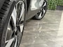 Volvo EX40 Single Motor Plus 70 kWh | 100% SoH | Adaptieve Cruise Control | Stoel en Stuurwielverwarming | Parkeercamera | Pilot Assist | BLIS Dode Hoek Detectie | Microtech / Alcantara bekleding met wit stiksel en bies | Zitting verlenging voorstoelen | Google Infotainment | Warmtepomp | 19 Inch | Keyless Drive | Parkeersensoren voor+achter | Elektrisch bedienbare achterklep | DAB Radio | Apple Carplay/Android Auto | Draadloos telefoon opladen | Volvo On Call met mobiele App functie | Vapour Grey Metallic |