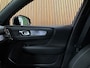 Volvo EX40 Single Motor Plus 70 kWh | 100% SoH | Adaptieve Cruise Control | Stoel en Stuurwielverwarming | Parkeercamera | Pilot Assist | BLIS Dode Hoek Detectie | Microtech / Alcantara bekleding met wit stiksel en bies | Zitting verlenging voorstoelen | Google Infotainment | Warmtepomp | 19 Inch | Keyless Drive | Parkeersensoren voor+achter | Elektrisch bedienbare achterklep | DAB Radio | Apple Carplay/Android Auto | Draadloos telefoon opladen | Volvo On Call met mobiele App functie | Vapour Grey Metallic |