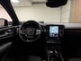 Volvo EX40 Single Motor Plus 70 kWh | 100% SoH | Adaptieve Cruise Control | Stoel en Stuurwielverwarming | Parkeercamera | Pilot Assist | BLIS Dode Hoek Detectie | Microtech / Alcantara bekleding met wit stiksel en bies | Zitting verlenging voorstoelen | Google Infotainment | Warmtepomp | 19 Inch | Keyless Drive | Parkeersensoren voor+achter | Elektrisch bedienbare achterklep | DAB Radio | Apple Carplay/Android Auto | Draadloos telefoon opladen | Volvo On Call met mobiele App functie | Vapour Grey Metallic |
