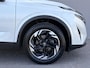Nissan Qashqai 1.3 MHEV Xtronic N-Connecta / Fabrieksgarantie tot 04-2028 / Panoramadak / Cold Pack / Pack Easy / Trekgewicht 1800 kg / Elektrische achterklep / Rondomzicht camera / Adaptief cruise control / Stuur- Stoel & Voorruit verwarming /