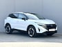 Nissan Qashqai 1.3 MHEV Xtronic N-Connecta / Fabrieksgarantie tot 04-2028 / Panoramadak / Cold Pack / Pack Easy / Trekgewicht 1800 kg / Elektrische achterklep / Rondomzicht camera / Adaptief cruise control / Stuur- Stoel & Voorruit verwarming /