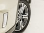 Suzuki Vitara 1.6 High Executive (PANORAMADAK, APPLE CARPLAY, NAVIGATIE, CAMERA, GETINT GLAS, SPORTSTOELEN, STOELVERWARMING, TREKHAAK, ADAPTIVE CRUISE, NIEUWSTAAT)