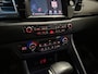 Kia Niro Hybrid 1.6 GDi Design Edition Stoel en Stuur verwarming, Schuif kantel dak, Apple Carplay/Android Auto, Navigatie, Camera.