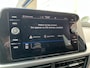 Volkswagen T-Roc 1.5 TSI Life / AUTOMAAT/ PARK. SENSOREN/ DODE HOEK/ IQ. LIGHT/ STOELVERWARM./ DIGITAL DASHBOARD/ ADAPT. CRUISE/ APP CONNECT/ NAVI/ CLIMA/ DAB/ 16" LMV