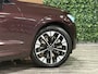 Volvo XC60 T6 AWD Recharge Ultra Dark | Facelift | Luchtvering | Trekhaak | All Season Banden | 360° Camera | Head-Up Display | Harman Kardon | Adaptieve Cruise Control | Stoelverwarming voor+achter | Stuurwielverwarming | Full LED Meesturende koplampen | Pilot Assist | BLIS Dode Hoek Detectie | Elektrische voorstoelen geheugen | Quilted Nordico bekleding | Zitting verlenging voorstoelen | Lederen Dashboard | Schuifdak | 20 Inch | Google Infotainment | Keyless Drive | Privacy Glass | Parkeersensoren voor+achter | Elektrisch bedienbare achterklep | DAB Radio | Apple Carplay/Android Auto | Draadloos telefoon opladen | Volvo On Call met mobiele App functie | Mulberry Red Metallic |