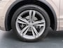Volkswagen Tiguan 1.4 TSI ACT Highline | Trekhaak | R-Line | Panoramadak | Lederen Bekl. |