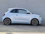 Fiat 500e La Prima by Bocelli 42 kWh / SOH 97% / Panoramadak / Winter & Style pakket / Leder / CCS snelladen / Achteruitrijcamera / JBL Audio Systeem / Stoelverwarming / Adaptief cruise control / Keyless Entry/Start /