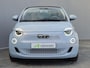 Fiat 500e La Prima by Bocelli 42 kWh / SOH 97% / Panoramadak / Winter & Style pakket / Leder / CCS snelladen / Achteruitrijcamera / JBL Audio Systeem / Stoelverwarming / Adaptief cruise control / Keyless Entry/Start /