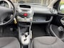 Peugeot 107 1.0-12V Millesim 200 automaat / bj.2011 / kleur: zwart/ 5 deurs / airco / sportvelgen / APK 07/2027 / NAP 199491 km.
