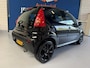 Peugeot 107 1.0-12V Millesim 200 automaat / bj.2011 / kleur: zwart/ 5 deurs / airco / sportvelgen / APK 07/2027 / NAP 199491 km.