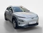 Hyundai Kona Electric EV Comfort 64 kWh 204PK | Warmtepomp | Adaptive cruise control | Apple Carplay & Android Auto | Achteruitrijcamera | Parkeersensoren achter | Keyless entry | DAB radio |