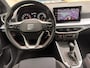 SEAT Arona 1.5 TSI EVO FR Business Intense Plus | Trekhaak | Stoelverwarming | LM 17 inch | Full Led | Camera |