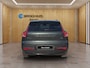 Volvo XC40 2.0 B4 Plus Dark | Harman Kardon | Stoel + Stuur Verwarming | Trekhaak | Camera | Keyless Start / Entry |