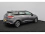 Renault Clio Estate 1.5 dCi ECO Night&Day/ D-Riem verv: 137.000 KM!/ Trekhaak/ 16'' LMV/ DAB+/ Navi/ Airco/ Cruise/ Elek. pakket/ Isofix/ Bluetooth/ Armsteun/ Multi. LEDER. Stuur/ Mistl./ PDC/ Extra getint glas.