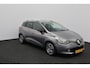 Renault Clio Estate 1.5 dCi ECO Night&Day/ D-Riem verv: 137.000 KM!/ Trekhaak/ 16'' LMV/ DAB+/ Navi/ Airco/ Cruise/ Elek. pakket/ Isofix/ Bluetooth/ Armsteun/ Multi. LEDER. Stuur/ Mistl./ PDC/ Extra getint glas.