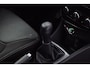 Renault Clio Estate 1.5 dCi ECO Night&Day/ D-Riem verv: 137.000 KM!/ Trekhaak/ 16'' LMV/ DAB+/ Navi/ Airco/ Cruise/ Elek. pakket/ Isofix/ Bluetooth/ Armsteun/ Multi. LEDER. Stuur/ Mistl./ PDC/ Extra getint glas.