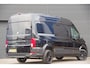 Volkswagen Crafter 35 2.0 TDI L3H3(L2H2) 3-ZITS, 177PK AUT. LED, ADAPT. CRUISE, STOELVERWARMING, STUURVERWARMING, VOORRUIT VERWARMING, STANDKACHEL, GEVEERDE ERGO ACTIVE STOEL